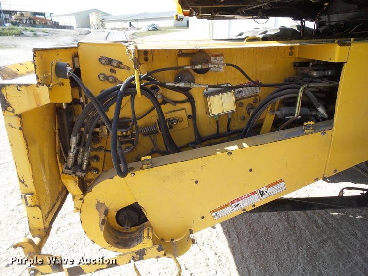 image for item DA7164 2004 New Holland CR960  combine