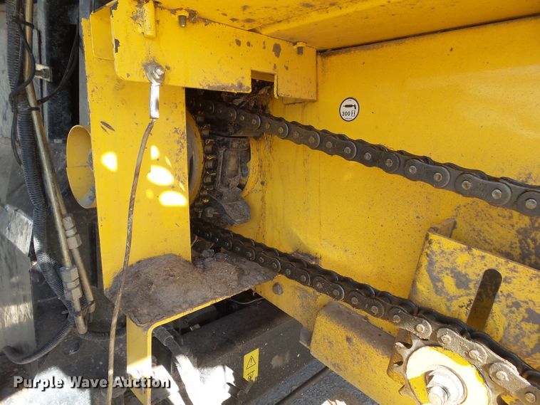 image for item DA7164 2004 New Holland CR960  combine