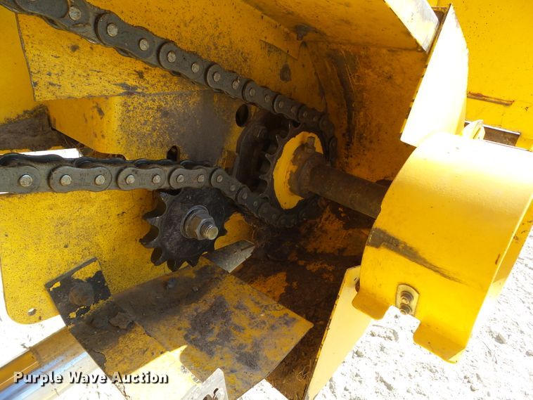 image for item DA7164 2004 New Holland CR960  combine