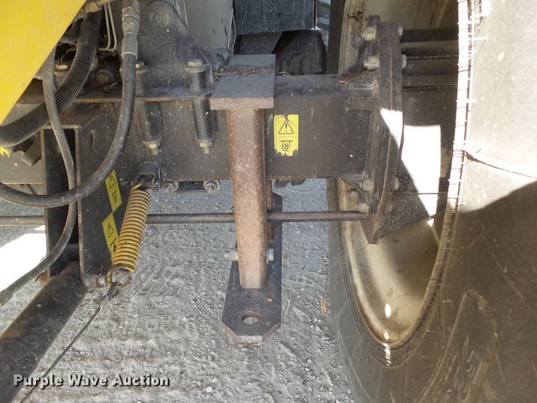 image for item DA7164 2004 New Holland CR960  combine