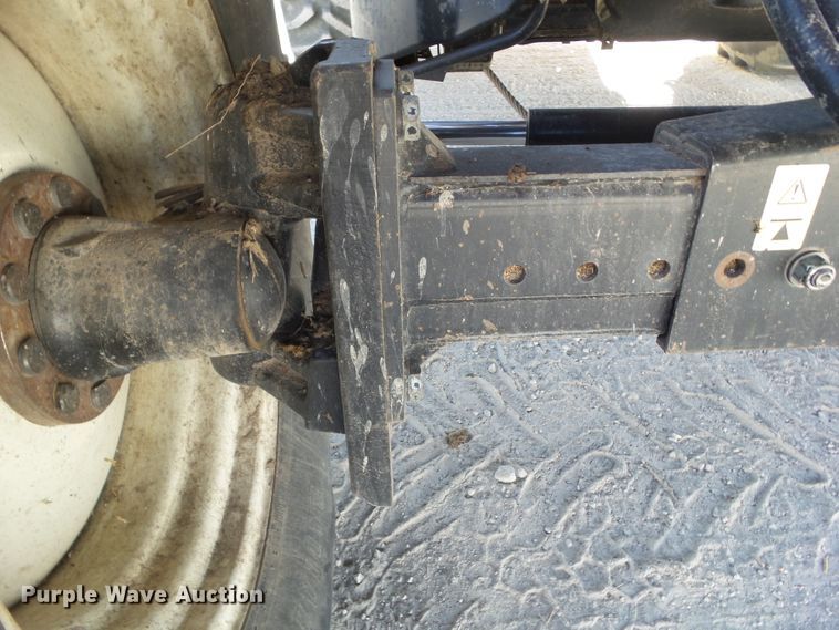 image for item DA7164 2004 New Holland CR960  combine