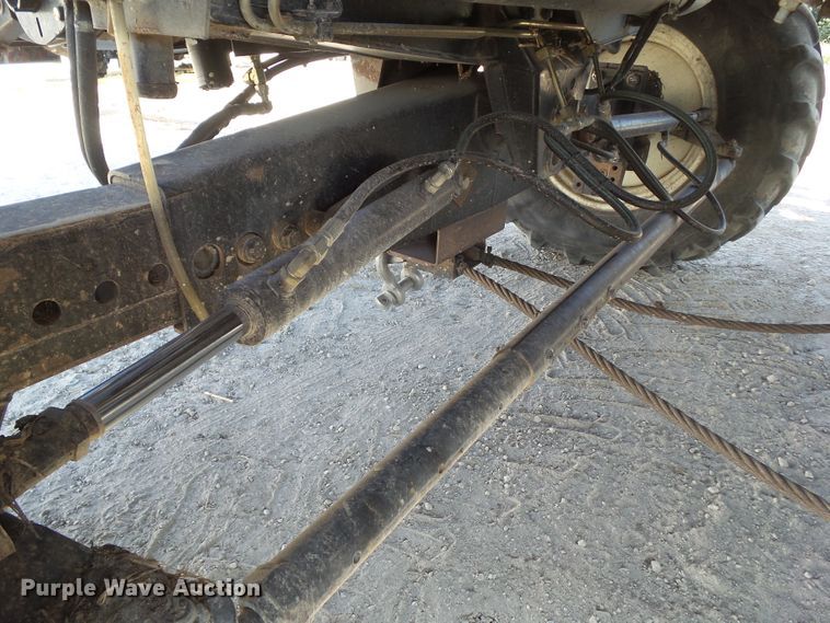 image for item DA7164 2004 New Holland CR960  combine