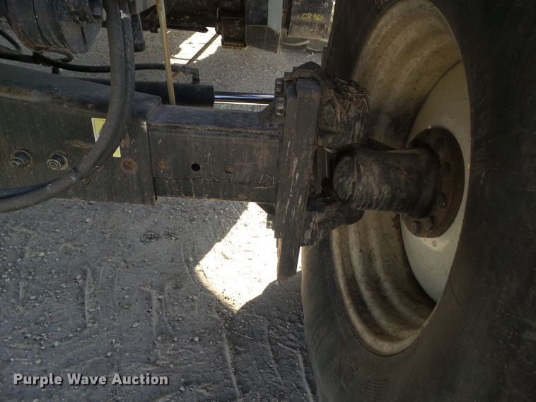 image for item DA7164 2004 New Holland CR960  combine