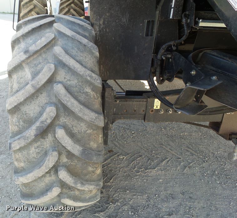 image for item DA7164 2004 New Holland CR960  combine