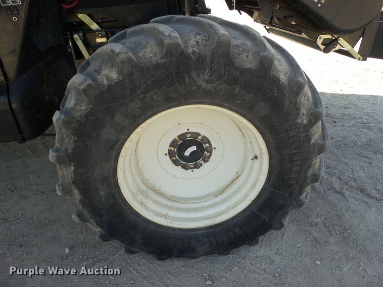 image for item DA7164 2004 New Holland CR960  combine