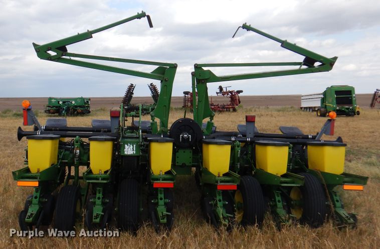 image for item DI5289 John Deere 1760 Max Emerge Plus  no-till planter