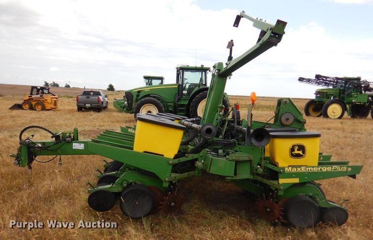 image for item DI5289 John Deere 1760 Max Emerge Plus  no-till planter