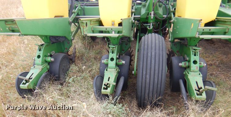image for item DI5289 John Deere 1760 Max Emerge Plus  no-till planter