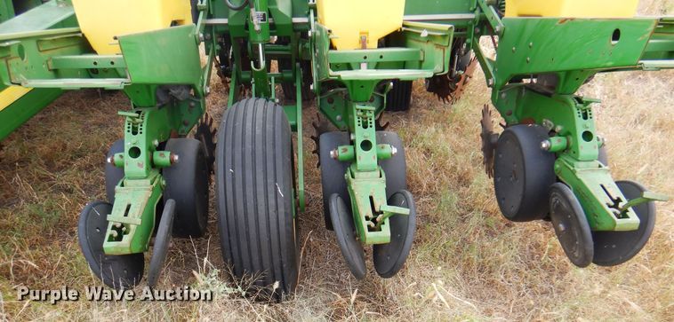 image for item DI5289 John Deere 1760 Max Emerge Plus  no-till planter