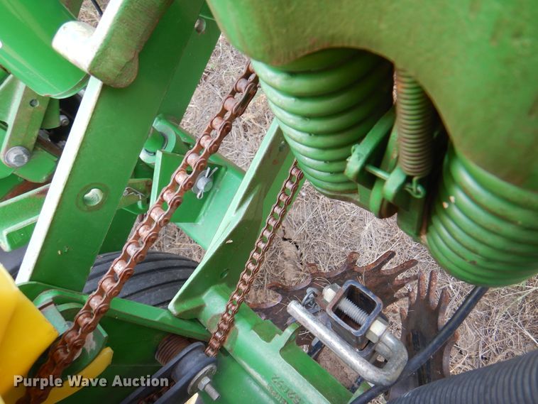 image for item DI5289 John Deere 1760 Max Emerge Plus  no-till planter