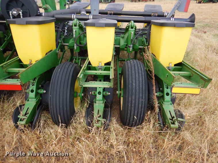 image for item DI5289 John Deere 1760 Max Emerge Plus  no-till planter