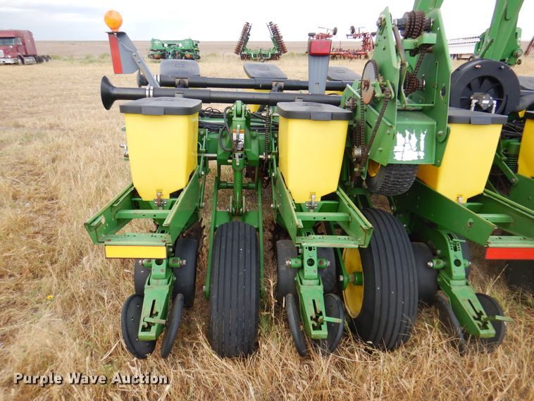 image for item DI5289 John Deere 1760 Max Emerge Plus  no-till planter