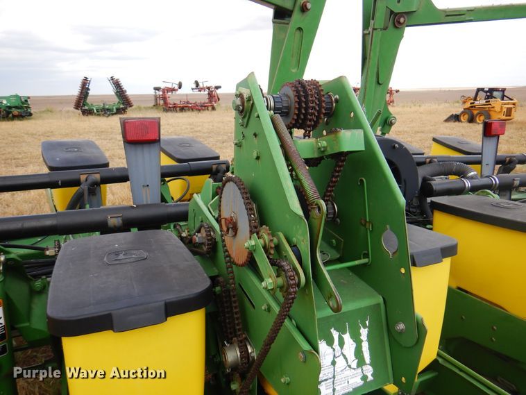 image for item DI5289 John Deere 1760 Max Emerge Plus  no-till planter