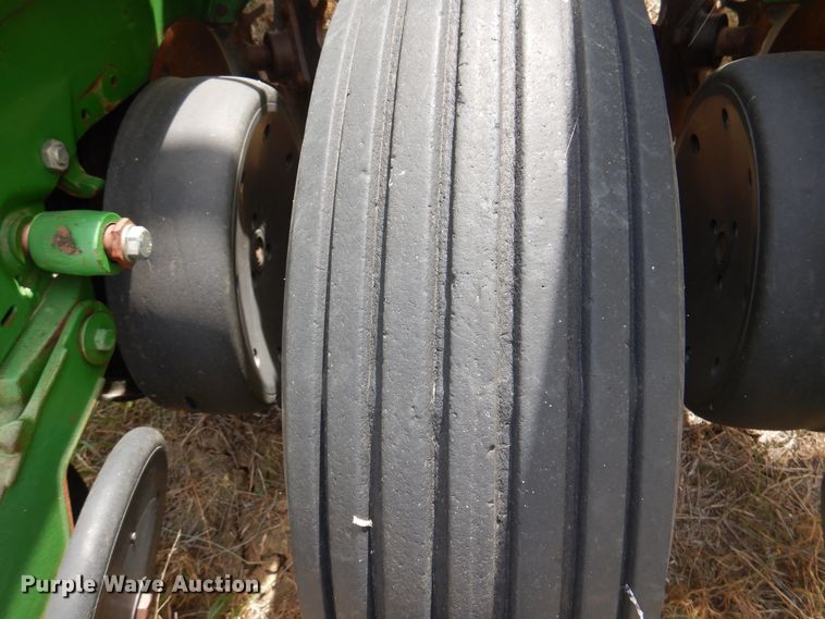 image for item DI5289 John Deere 1760 Max Emerge Plus  no-till planter