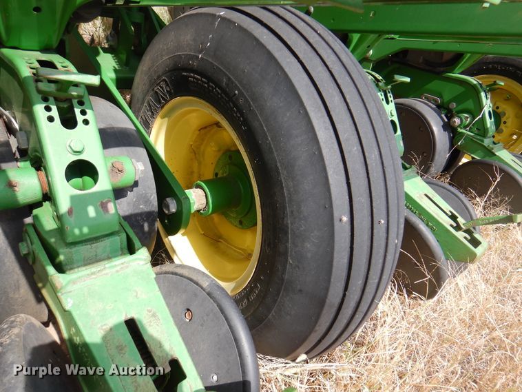 image for item DI5289 John Deere 1760 Max Emerge Plus  no-till planter