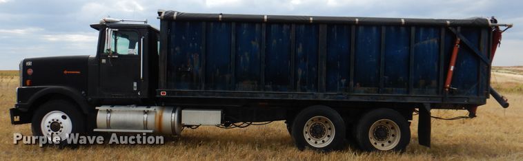 image for item DI5290 1988 International F9300  grain truck