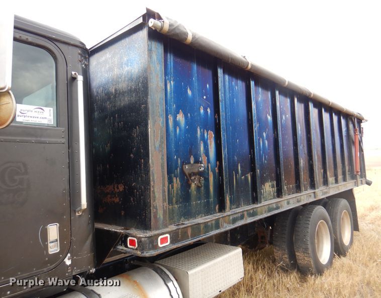 image for item DI5290 1988 International F9300  grain truck