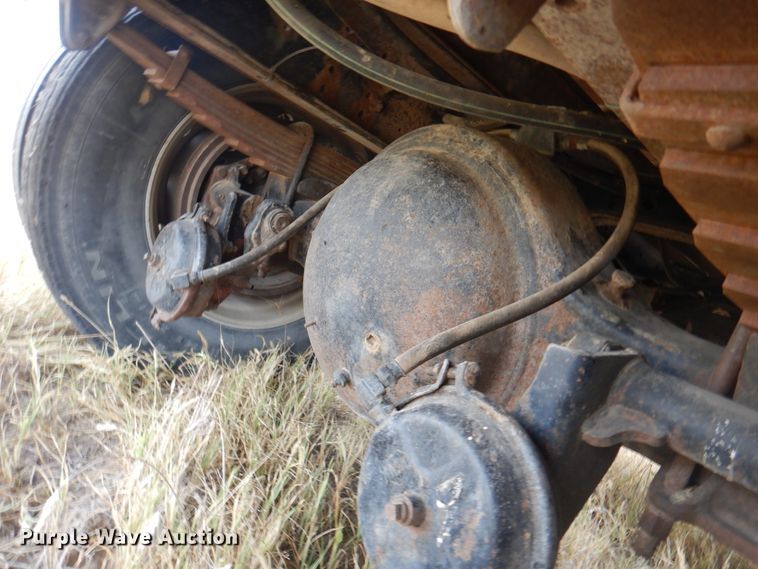 image for item DI5290 1988 International F9300  grain truck