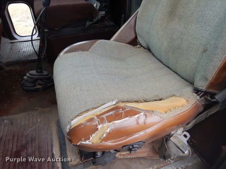 image for item DI5290 1988 International F9300  grain truck