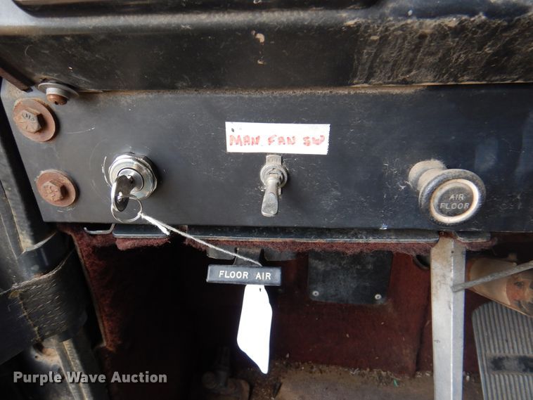 image for item DI5290 1988 International F9300  grain truck