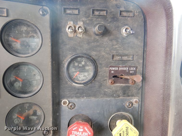 image for item DI5290 1988 International F9300  grain truck