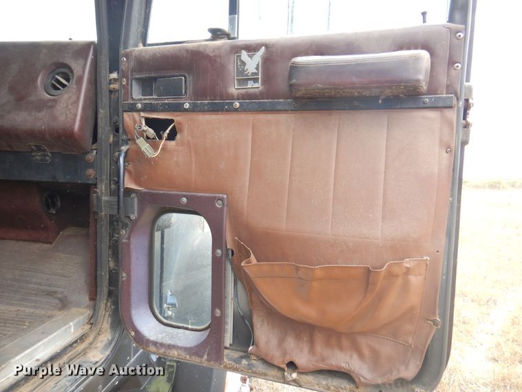 image for item DI5290 1988 International F9300  grain truck
