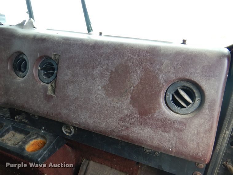 image for item DI5290 1988 International F9300  grain truck