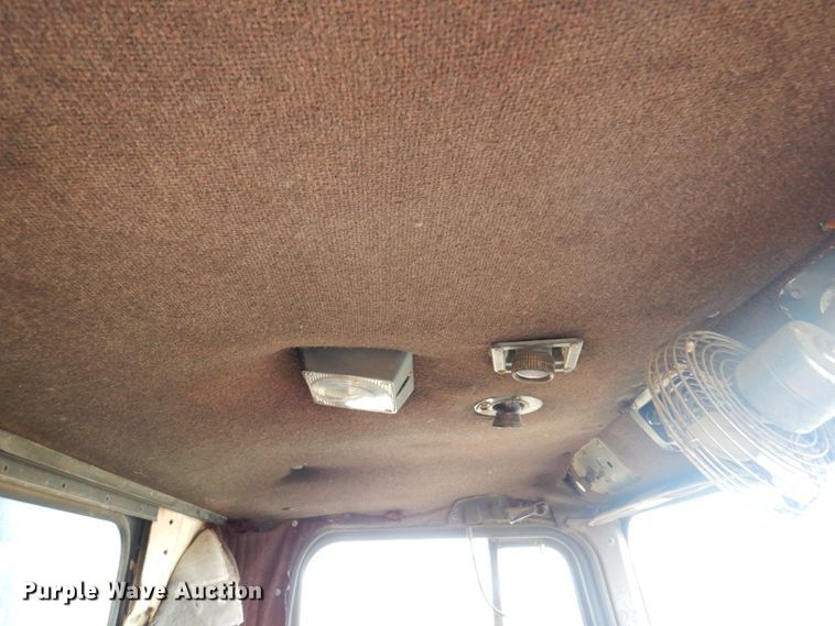 image for item DI5290 1988 International F9300  grain truck