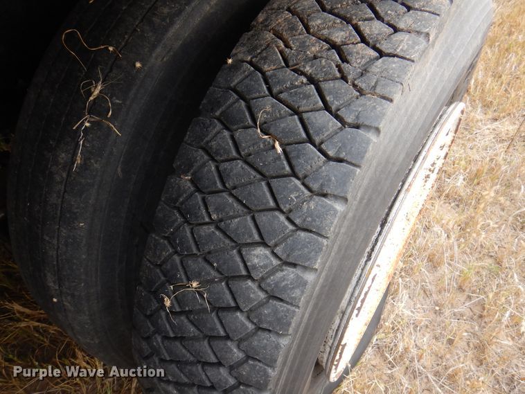 image for item DI5290 1988 International F9300  grain truck