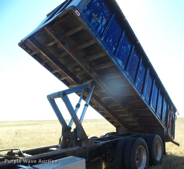 image for item DI5290 1988 International F9300  grain truck