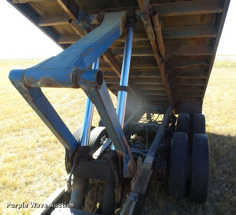 image for item DI5290 1988 International F9300  grain truck