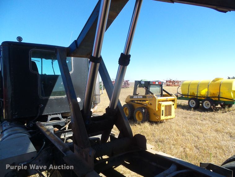 image for item DI5290 1988 International F9300  grain truck