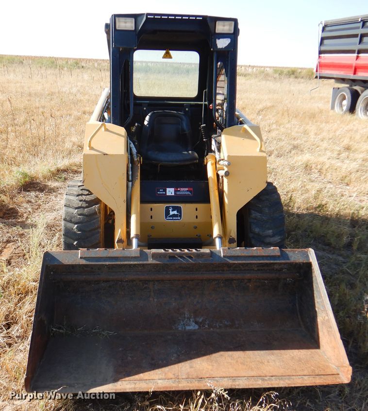 image for item DI5291 1998 John Deere 5575  skid steer loader