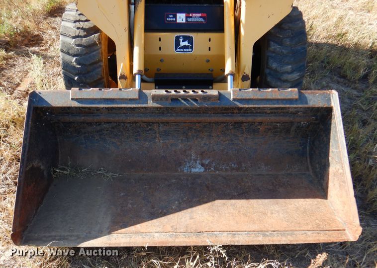 image for item DI5291 1998 John Deere 5575  skid steer loader