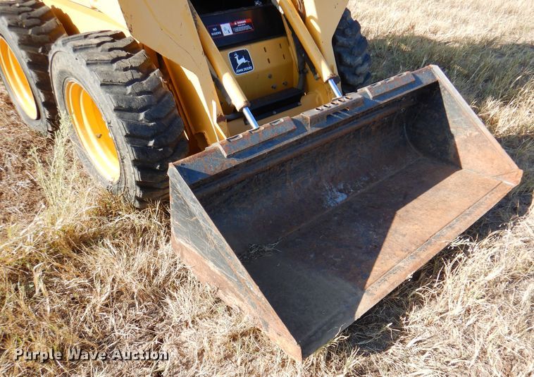 image for item DI5291 1998 John Deere 5575  skid steer loader