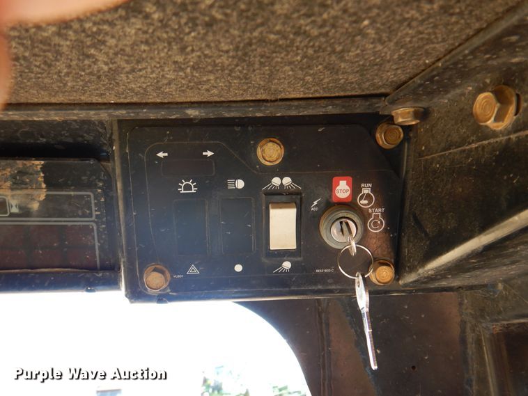 image for item DI5291 1998 John Deere 5575  skid steer loader