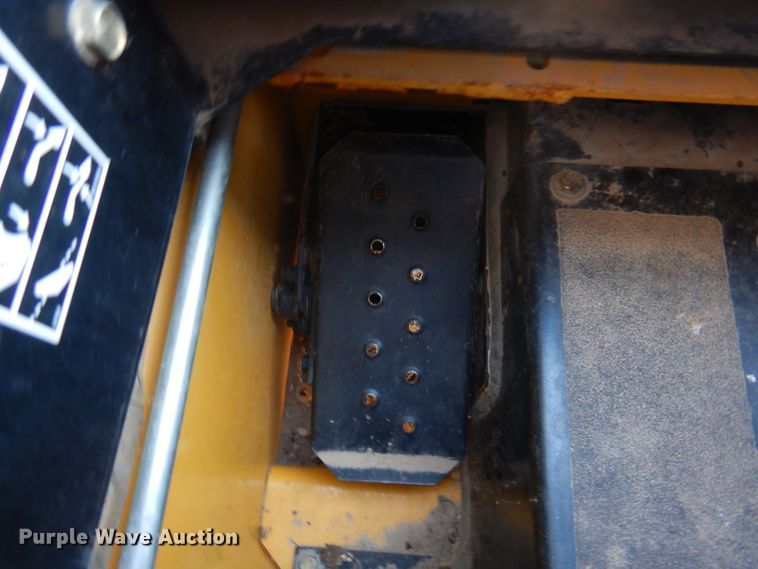 image for item DI5291 1998 John Deere 5575  skid steer loader