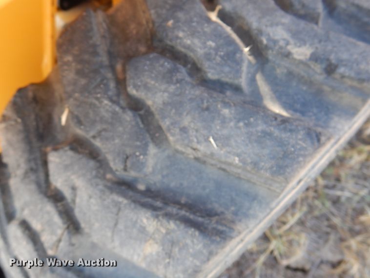 image for item DI5291 1998 John Deere 5575  skid steer loader