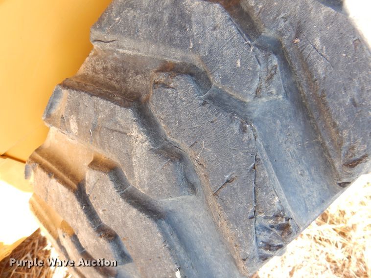 image for item DI5291 1998 John Deere 5575  skid steer loader