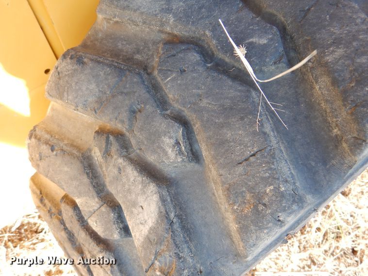 image for item DI5291 1998 John Deere 5575  skid steer loader