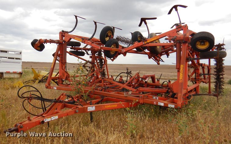 image for item DI5293 Sunflower 3160-42  field cultivator