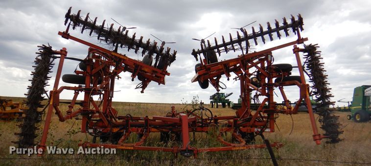 image for item DI5293 Sunflower 3160-42  field cultivator