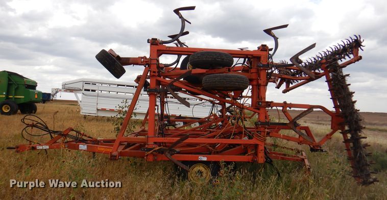 image for item DI5293 Sunflower 3160-42  field cultivator