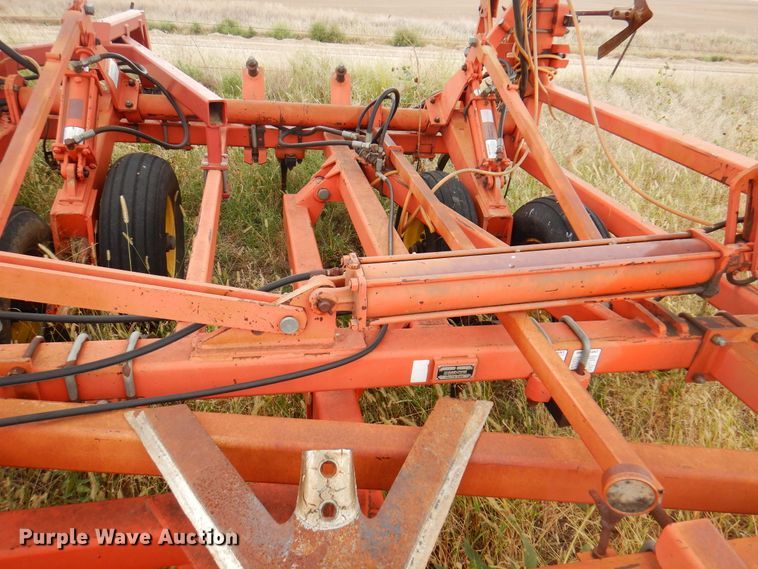 image for item DI5293 Sunflower 3160-42  field cultivator