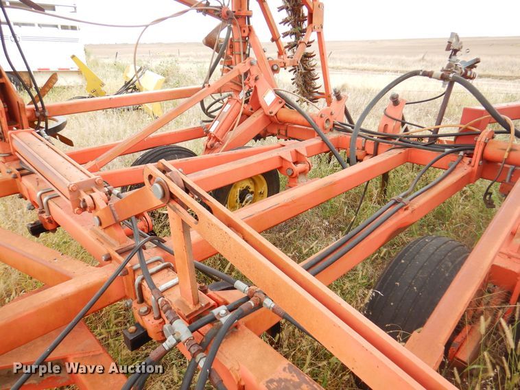 image for item DI5293 Sunflower 3160-42  field cultivator