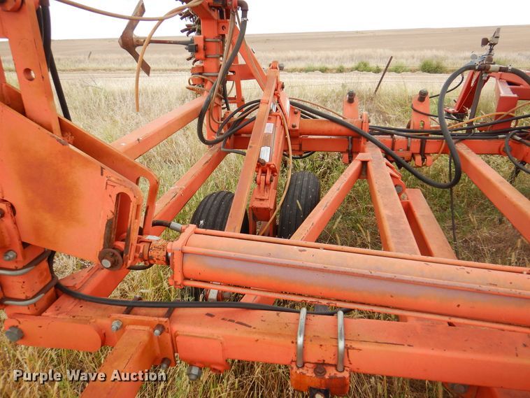 image for item DI5293 Sunflower 3160-42  field cultivator