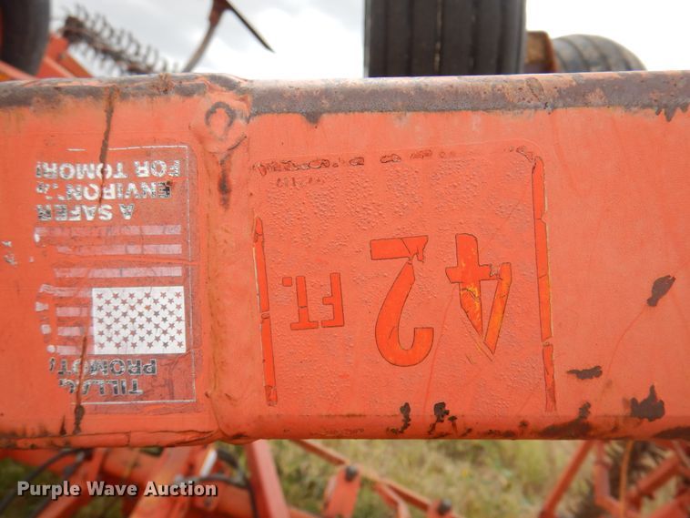 image for item DI5293 Sunflower 3160-42  field cultivator