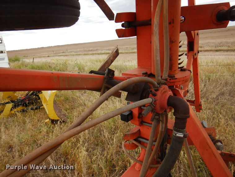 image for item DI5293 Sunflower 3160-42  field cultivator