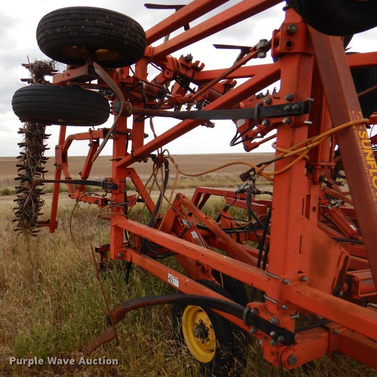 image for item DI5293 Sunflower 3160-42  field cultivator