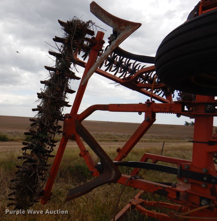 image for item DI5293 Sunflower 3160-42  field cultivator